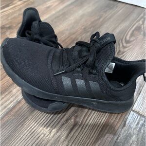🌻Black  adidas women tennis shoes size 8